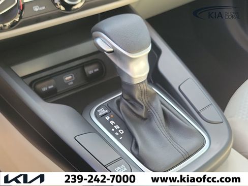 Used 2024 Kia Soul LX FWD image 29