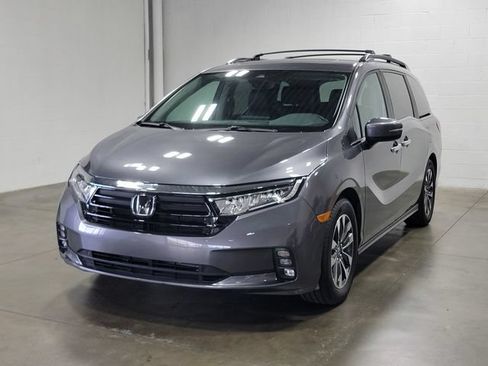 Used 2024 Honda Odyssey EX-L image 2