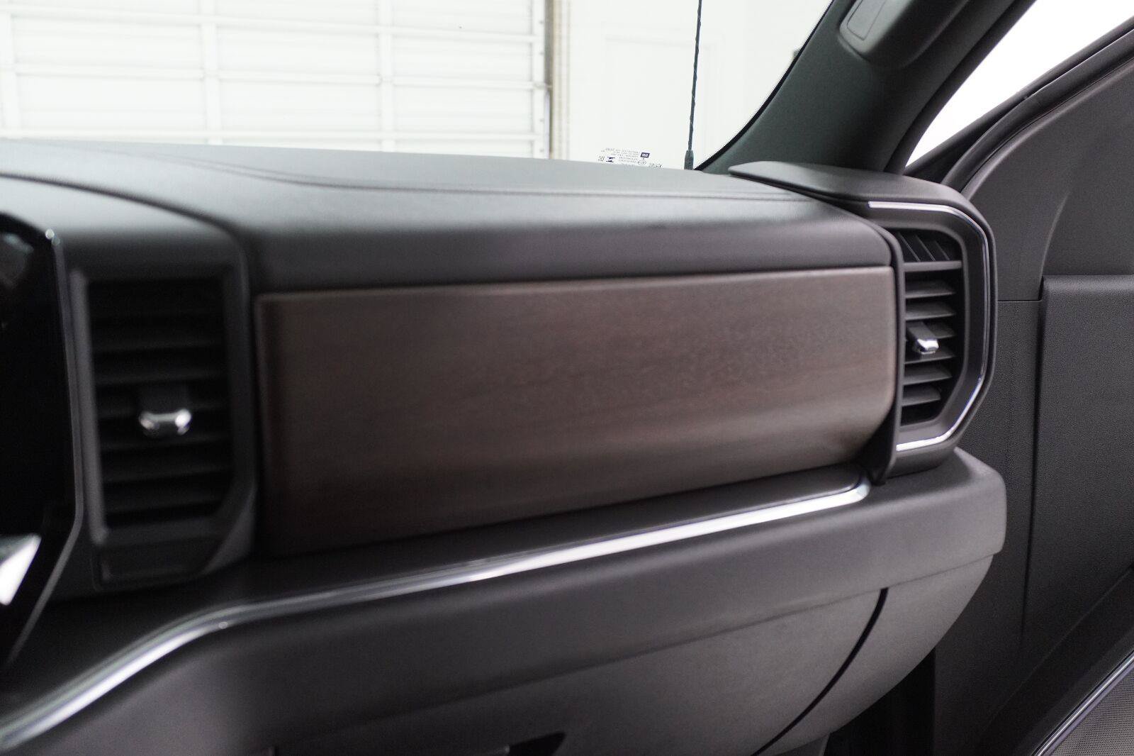 Used 2025 Chevrolet Silverado 1500 High Country w/ High Country Premium Package AWD/4WD image 20