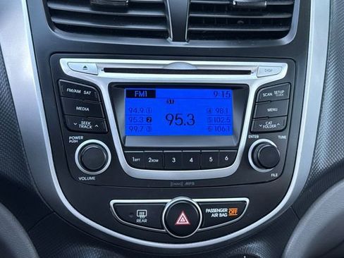 Used 2014 Hyundai Accent GLS FWD image 22