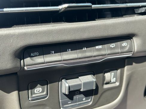 Used 2025 Cadillac Escalade Sport Platinum AWD/4WD image 34