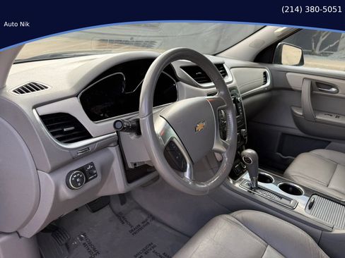 Used 2017 Chevrolet Traverse LT image 14