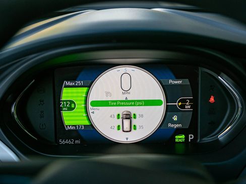 Used 2019 Chevrolet Bolt LT FWD image 32