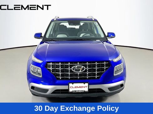 Certified 2026 Hyundai Venue SEL FWD image 3