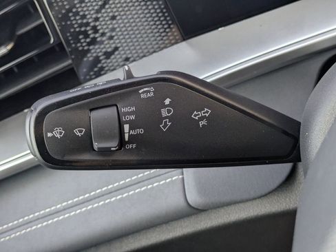 New 2026 Volkswagen Tiguan SE R-Line FWD image 29