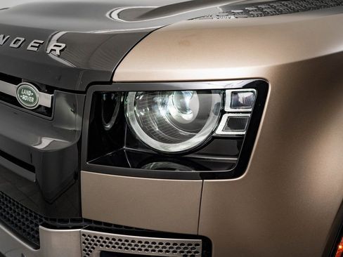 Used 2021 Land Rover Defender 110 X image 3