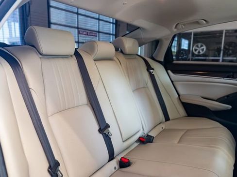 Used 2019 Honda Accord Touring image 32