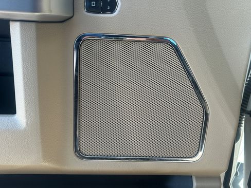 Used 2020 Ford F150 Lariat image 26