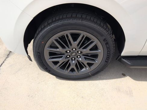 New 2026 Ford Expedition Platinum w/ Stealth Appearance Package AWD/4WD image 19