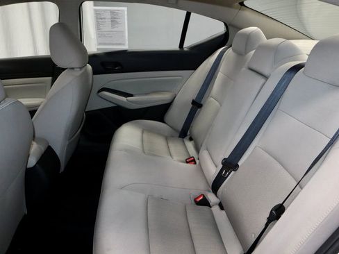 Used 2025 Nissan Altima 2.5 SV image 21