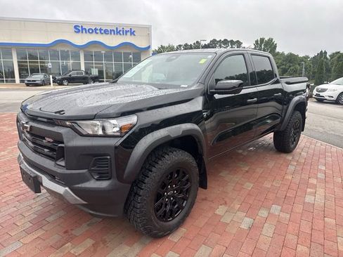 Used 2026 Chevrolet Colorado Trail Boss AWD/4WD image 1