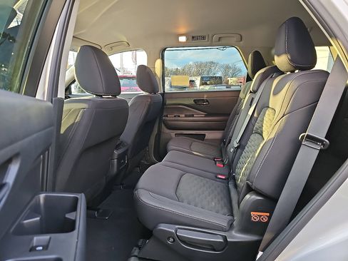 Certified 2023 Nissan Pathfinder S image 11