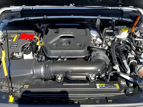 Used 2024 Jeep Wrangler Unlimited image 29