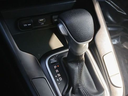 Certified 2025 Kia Soul LX w/ LX Technology Package FWD image 19