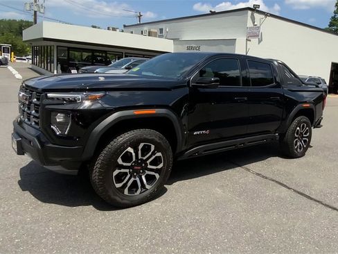 New 2025 GMC Canyon AT4 w/ Nightfall Edition image 5