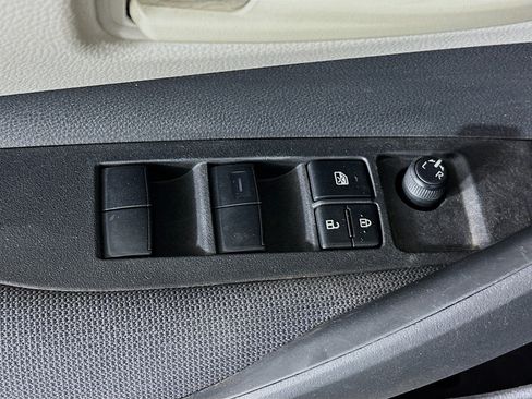 Used 2022 Toyota Corolla LE image 14