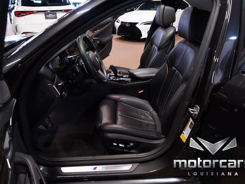 Used 2019 BMW 540i w/ M Sport Package RWD image 27