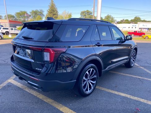 Used 2025 Ford Explorer ST-Line AWD/4WD image 6