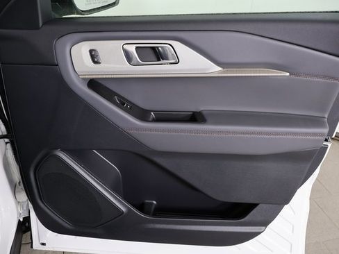 New 2026 Ford Explorer Active w/ Active Comfort Package image 10