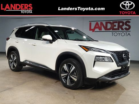 Used 2023 Nissan Rogue SL image 1