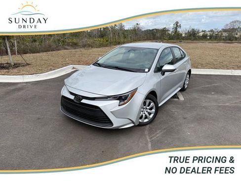 Used 2024 Toyota Corolla LE image 1