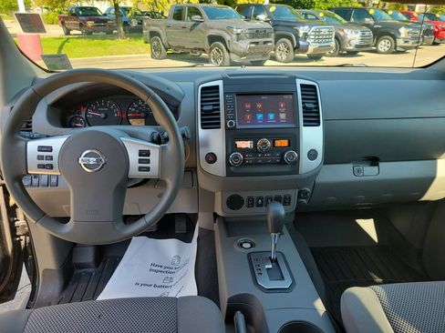 Used 2021 Nissan Frontier SV w/ Midnight Edition Floor Mats RWD image 24