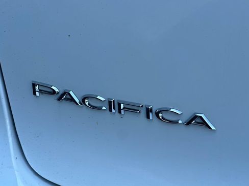New 2027 Chrysler Pacifica Select FWD image 27