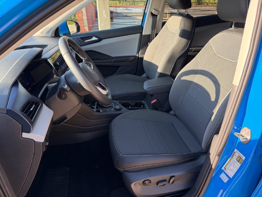 Certified 2023 Volkswagen Taos SE AWD/4WD image 11