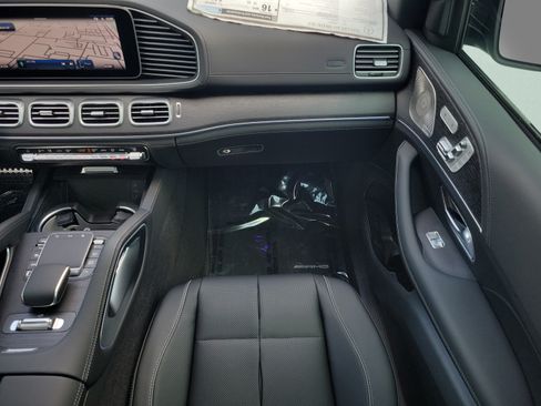New 2026 Mercedes-Benz GLS 580 4MATIC image 16
