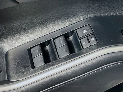 Certified 2025 Toyota Highlander XSE AWD/4WD image 17