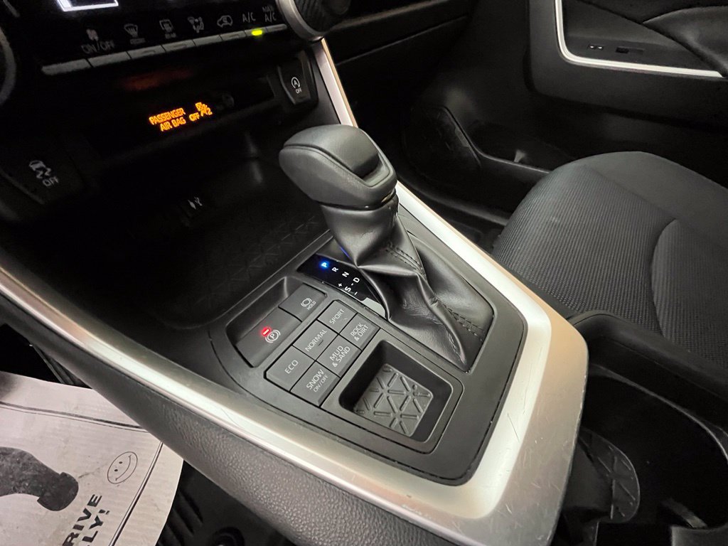 Used 2019 Toyota RAV4 LE w/ All Weather Liner Package AWD/4WD image 34