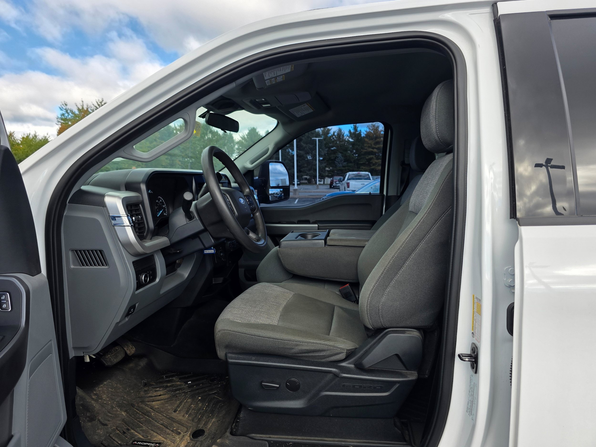 Certified 2025 Ford F350 XLT AWD/4WD image 20