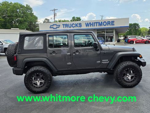 Used 2016 Jeep Wrangler Unlimited Sport w/ Connectivity Group AWD/4WD image 5