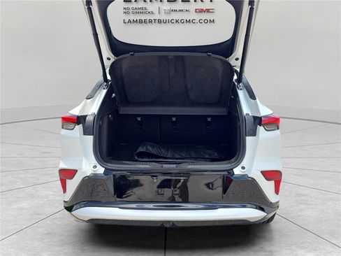 Used 2024 Buick Envista Sport Touring w/ Convenience I Package FWD image 13