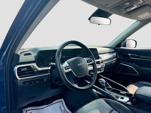 Certified 2023 Kia Telluride S w/ S Sunroof Package AWD/4WD image 12
