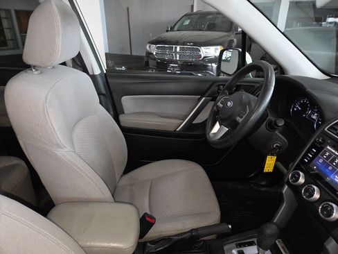 Used 2018 Subaru Forester 2.5i Premium AWD/4WD image 29