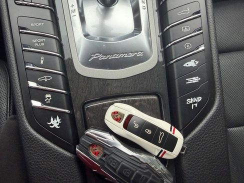 Used 2013 Porsche Panamera S RWD image 9