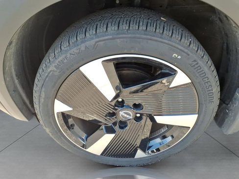 Used 2025 Nissan Kicks SR FWD image 9