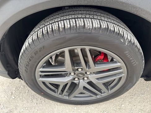 Used 2025 Ford Explorer ST-Line w/ ST-Line Street Pack image 32