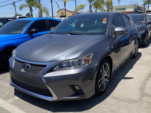Used 2016 Lexus CT 200h w/ Navigation Package FWD image 2