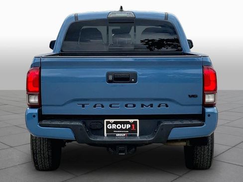 Used 2019 Toyota Tacoma TRD Sport w/ Technology Package RWD image 5