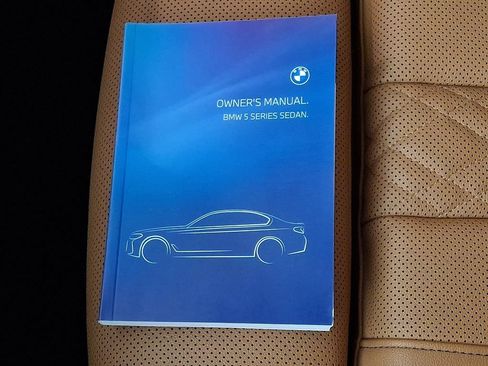Certified 2023 BMW 530i xDrive w/ M Sport Package AWD/4WD image 27