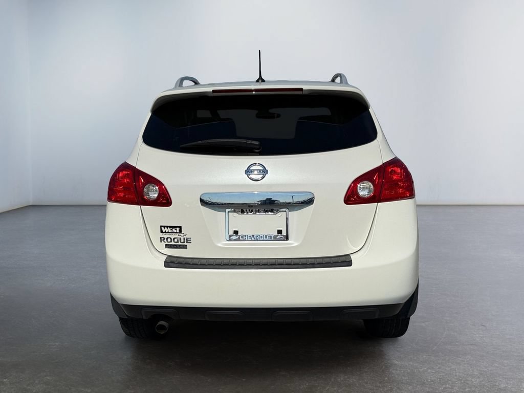 Used 2015 Nissan Rogue S w/ Convenience Package FWD image 4