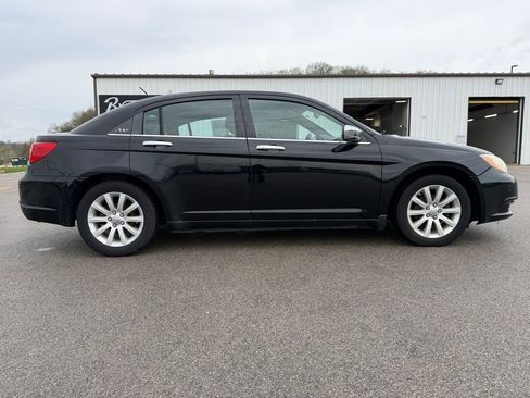 Used 2014 Chrysler 200 Limited FWD image 4