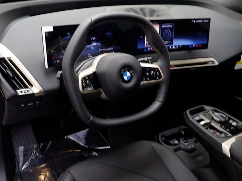 New 2026 BMW iX xDrive60 w/ Premium Package AWD/4WD image 7