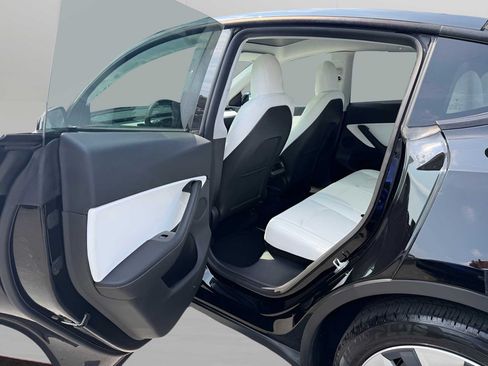 Used 2020 Tesla Model Y Long Range AWD/4WD image 22