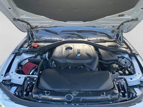 Used 2018 BMW 330i Sedan w/ M Sport Package RWD image 26