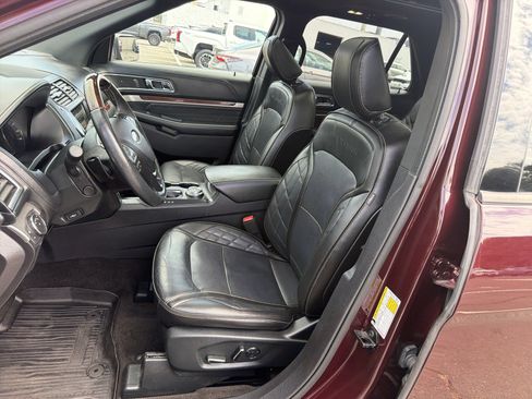 Used 2018 Ford Explorer Platinum AWD/4WD image 17