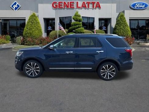 Used 2017 Ford Explorer Platinum image 3