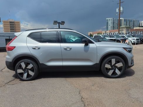 Used 2023 Volvo XC40 Recharge Plus AWD/4WD image 8